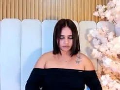 Amateur Nude Webcam of MiahSex69