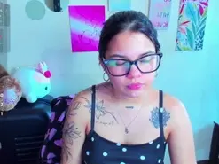 Amateur Adult Webcam of Emma_boo