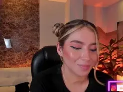 Amateur Adult Video Chat of MaddisonCollins