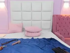 Amateur Adult Webcams of bella_sumers