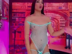 Amateur Sex Chat of emeli_roushot