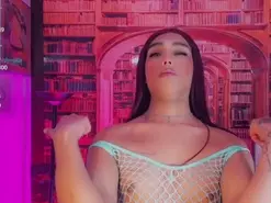 Amateur Adult Webcam of emeli_roushot