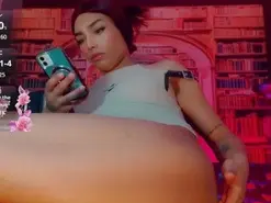 Amateur Adult Webcams of emeli_roushot