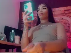 Amateur Live Porn of emeli_roushot