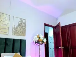 Amateur Live Sex Cam of ZamiraTaylor