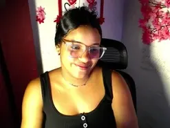 Amateur Watch Live Sex Cams of chleo_rosse