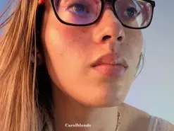Amateur Sex Cam of carol_blonde