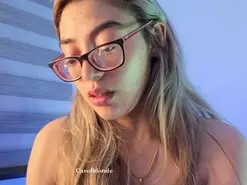 Amateur Live Sex of carol_blonde