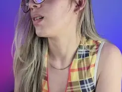 Amateur Adult Webcam of carol_blonde