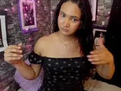 Amateur Nude Webcam of Kira_Hot