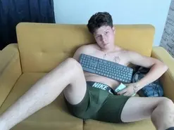 Amateur Adult Webcams of Martin_Lows