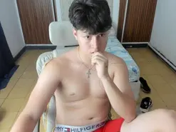 Amateur Sex Cam of Martin_Lows