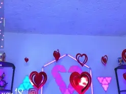 Amateur Live Porn of LittleVixen18