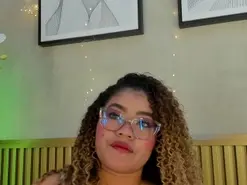 Amateur Adult Video Chat of Valentina_Mdz