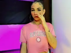 Amateur Adult Webcams of alejandra_motta