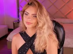 Amateur Live Porn of KyomiVelvet