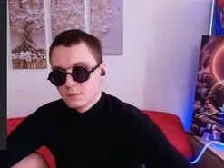 Amateur Live Sex of Alex_WandHot