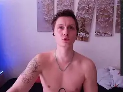 Amateur Live Sex of Alex_WandHot