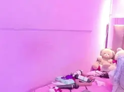 Amateur Free Porn Cam of LoveQueen2