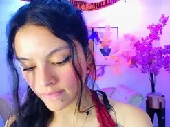 Amateur Free Live Porn of Madiie_t18