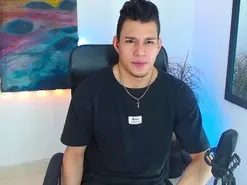 Amateur Adult Video Chat of Dylan_hot