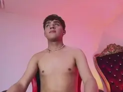 Amateur Free Porn Cam of Lucas_love