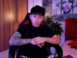 Amateur Adult Webcams of NicolasJames_Sc