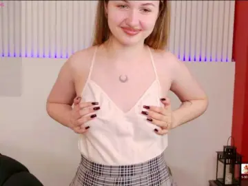 Bongacams Free Porn Cam of LillyEyess