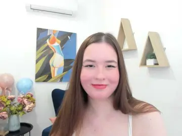 Bongacams Sex Cam of HoneyGlow