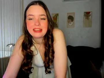 Bongacams Free Porn Cam of HoneyGlow