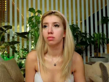 Bongacams Live Porn of MiaLiaHot