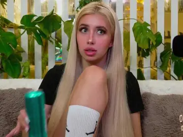 Bongacams Free Live Porn of MiaLiaHot