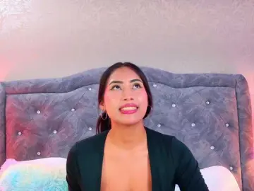 Bongacams Watch Live Sex Cams of YesyHills