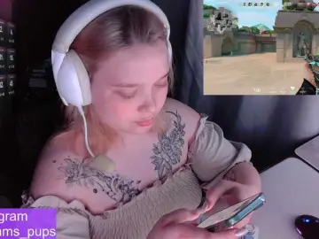 Bongacams Nude Webcam of AlinaAdams
