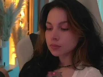 Bongacams Free Porn Cam of DrammaQueennnn