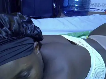 Bongacams Sex Cam of alora-skylar