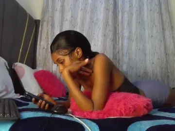 Bongacams Watch Live Sex Cams of Fl0werssxoxo