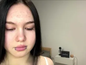 Bongacams Sex Cam of DiaphanousDream