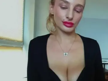 Bongacams Watch Live Sex Cams of MarilynShow