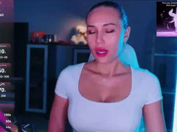 Bongacams Free Porn Cam of QWEENII