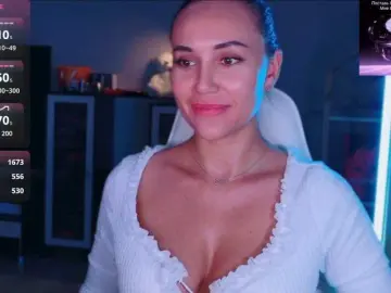Bongacams Free Porn Cam of QWEENII