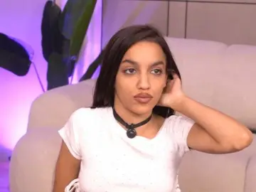 Bongacams Free Live Porn of LeoraSenn