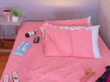 Bongacams Adult Webcams of cutepetitee