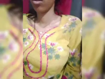 Bongacams Nude Webcam of AlinaPopy