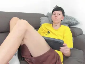 Bongacams Live Sex Cam of LiamBrown09