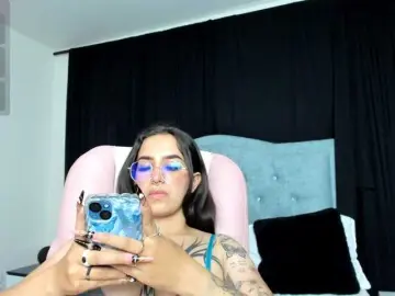 Bongacams Free Live Porn of karolina-evans