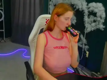 Bongacams Watch Live Sex Cams of EmeliGlowr