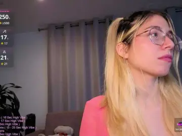 Bongacams Watch Live Sex Cams of LittleSammy