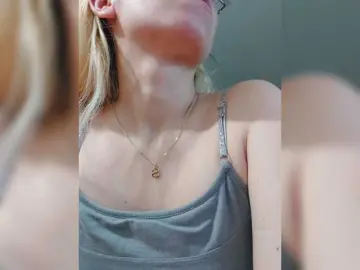 Bongacams Private Sex Chat of LittleSammy
