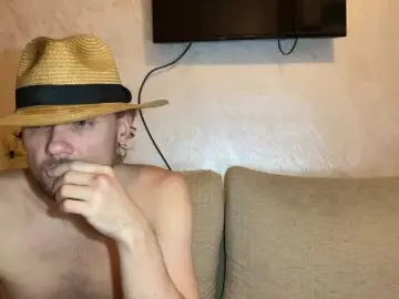 Bongacams Watch Live Sex Cams of T0CHKA-G